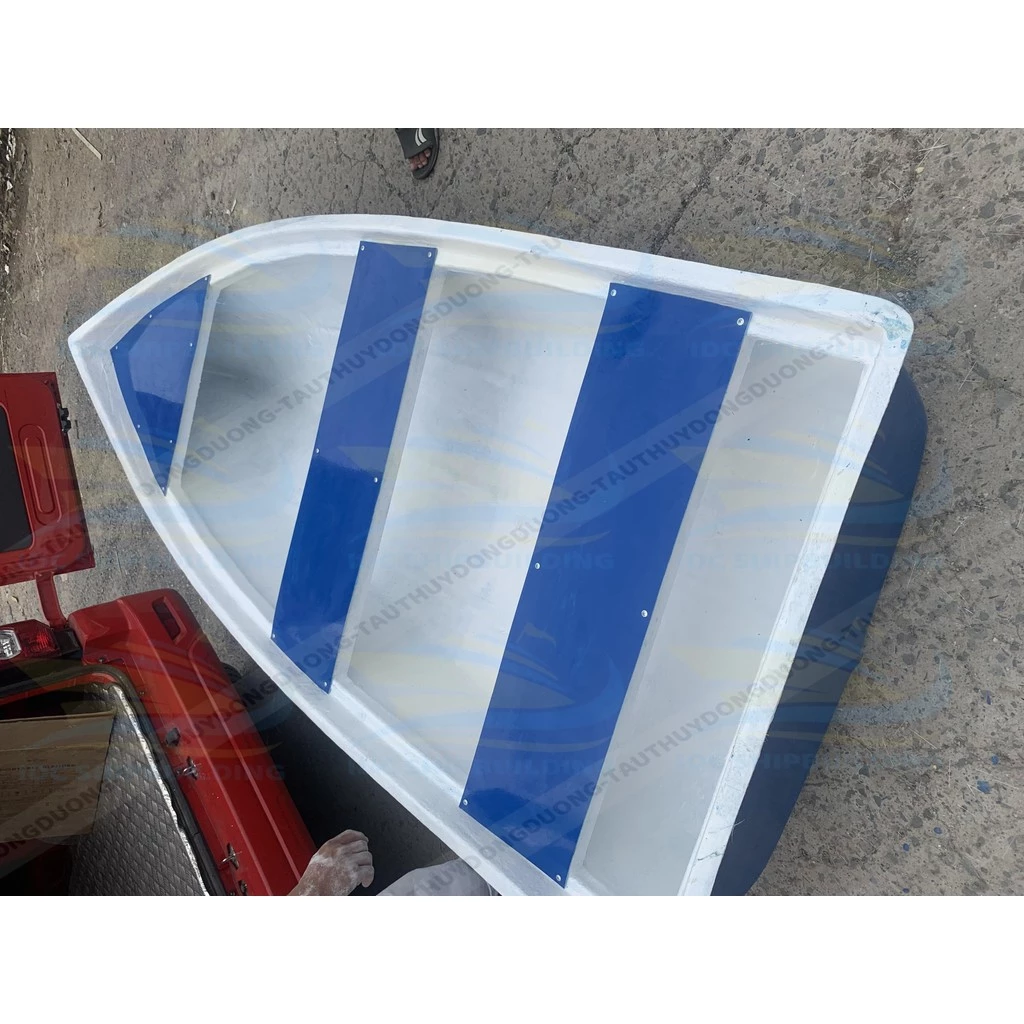 THUYỀN COMPOSITE THIẾT KẾ TRẮNG - XANH DƯƠNG