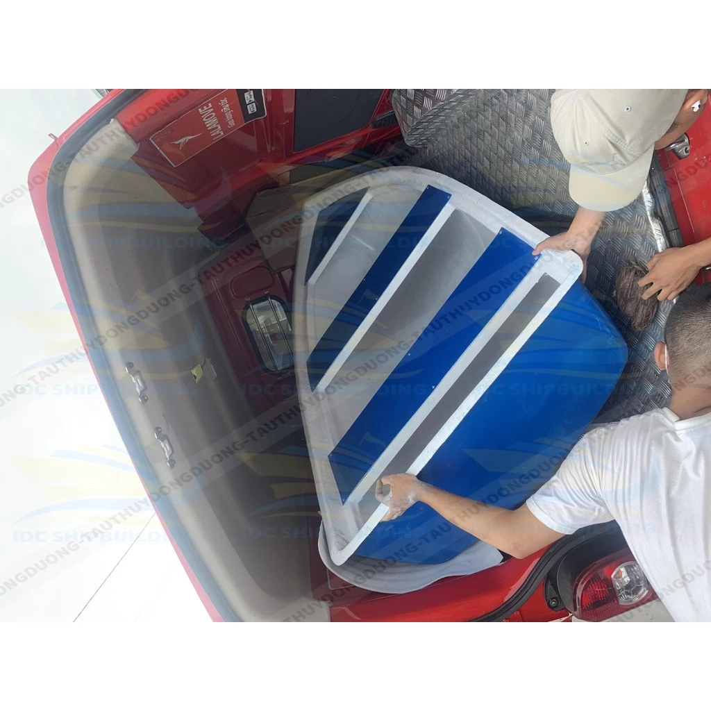 THUYỀN COMPOSITE THIẾT KẾ TRẮNG - XANH DƯƠNG