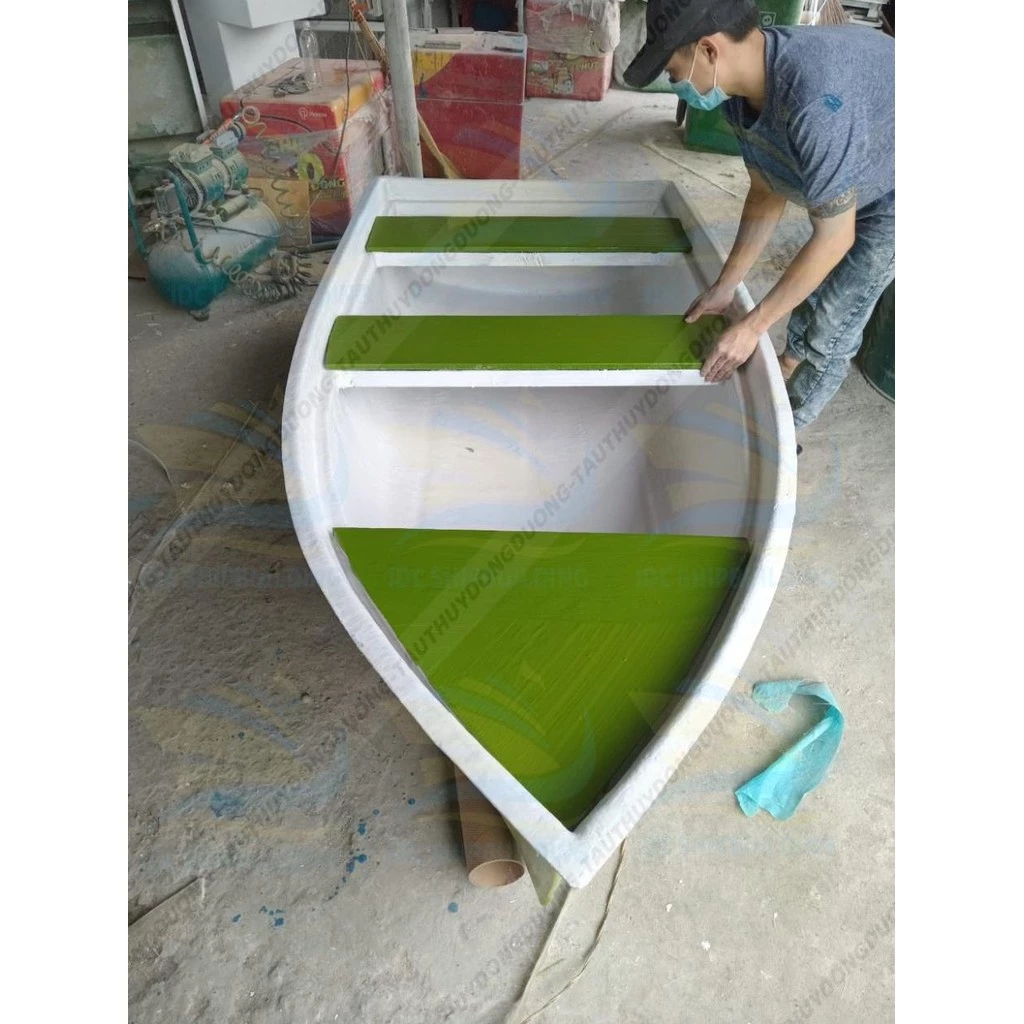 THUYỀN COMPOSITE THIẾT KẾ TRẮNG - XANH CHUỐI